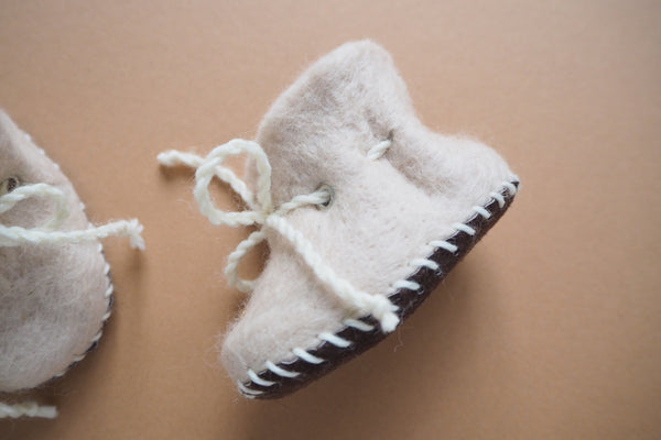 'Finnie' booties by the brand Filzling - Beige - 0-3m
