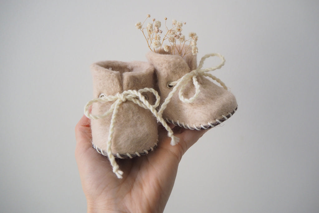 'Finnie' booties by the brand Filzling - Beige - 0-3m