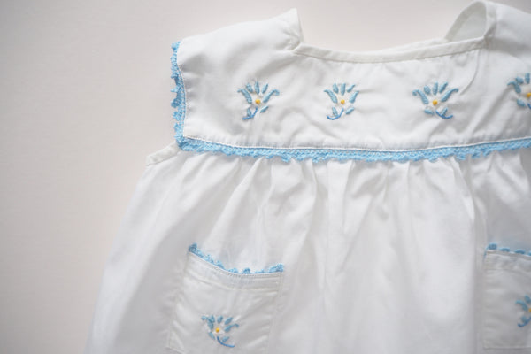 Blouse with blue embroidered flowers - 6m