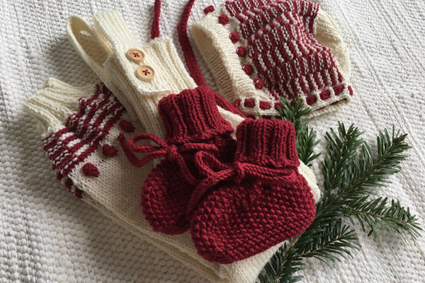 'Christmas' Booties - 0/6m & 6/12m