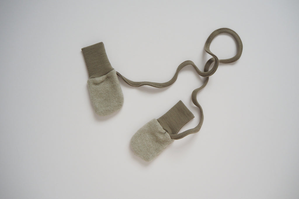 MIttens In Wool & Cotton Fleece - Latte - Size 0-12m - By Cosilana
