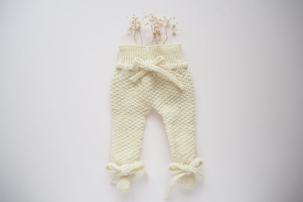 'Cocoon' Leggings with feet - Milk - Newborn