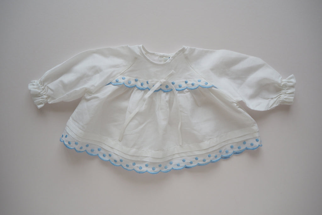 Gorgeous white blouse with scallops edge - 0/3m