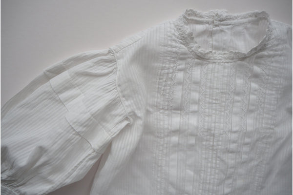 Gorgeous blouse - 12m