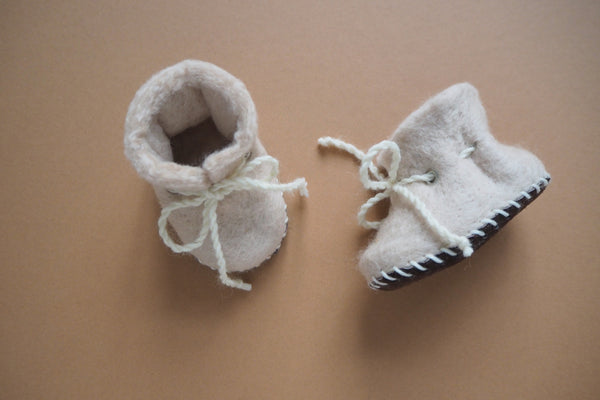 'Finnie' booties by the brand Filzling - Beige - 0-3m