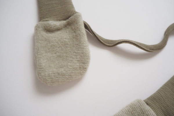 MIttens In Wool & Cotton Fleece - Latte - Size 0-12m - By Cosilana