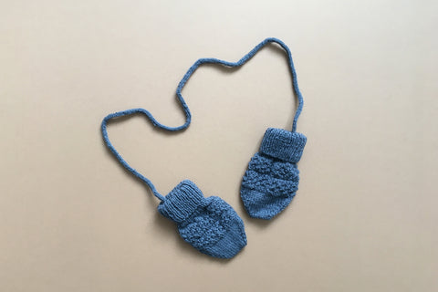 Unique Collection - Knit 7 - Mittens in Grey - 2y