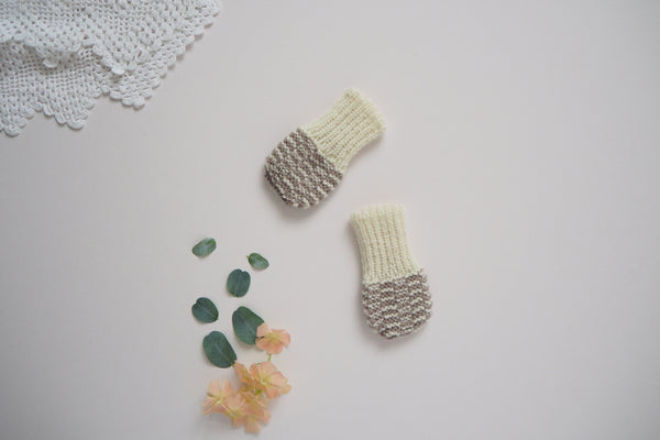 'Chamonix' Mittens - Stone & Milk - Newborn - 60% off