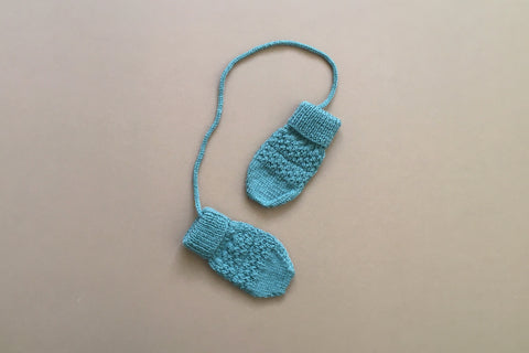 Unique Collection - Knit 6 - Mittens in Grass - 12m