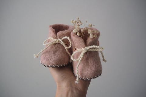 'Finnie' booties by the brand Filzling - Powder Pink - 0-3m